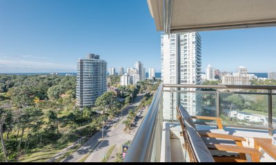 Vendo Apartamento De 3 Dormitorios - Piso Alto - Vista Al Mar