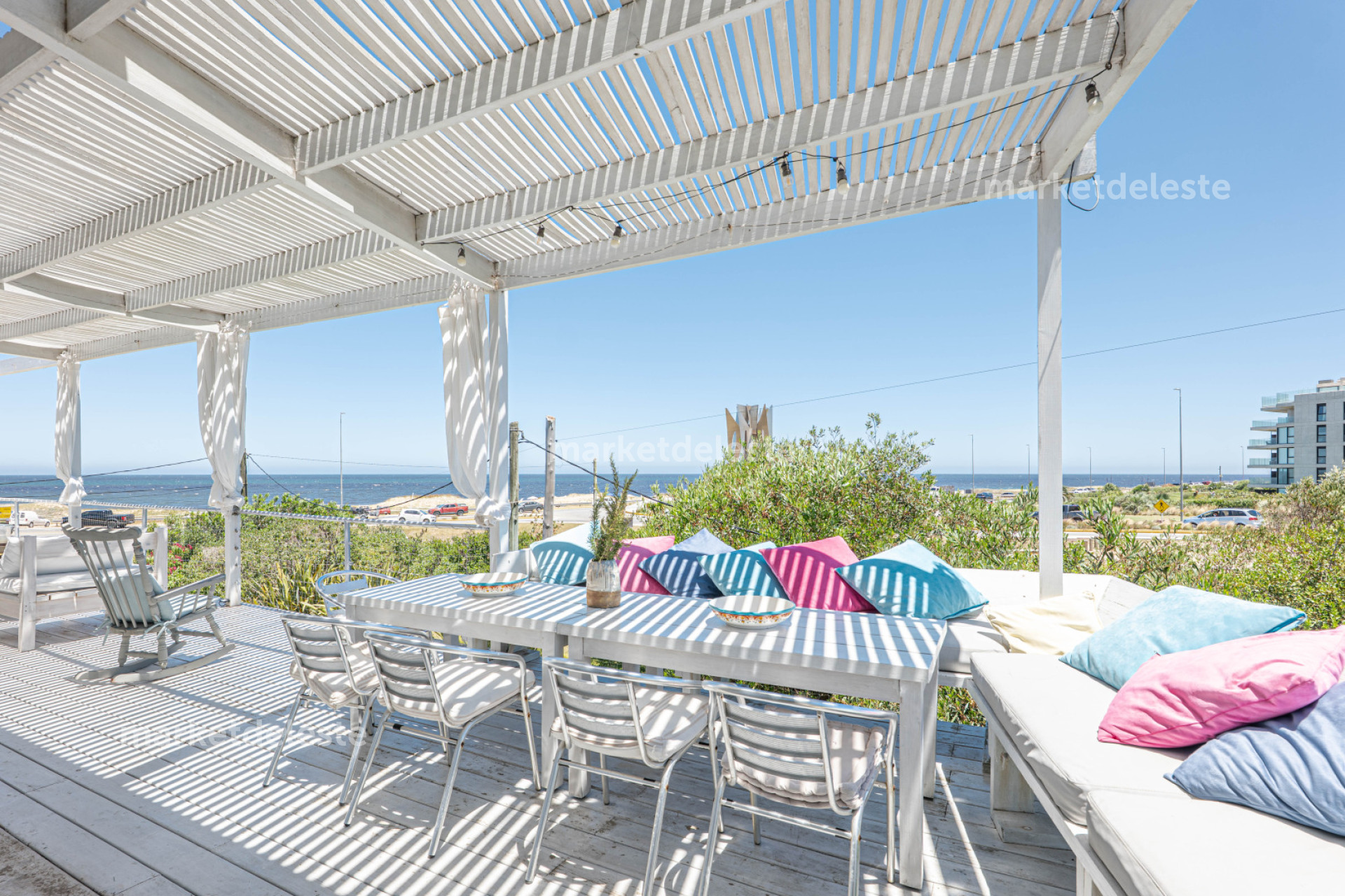 CASA EN MANANTIALES FRENTE AL MAR - MKT7811C