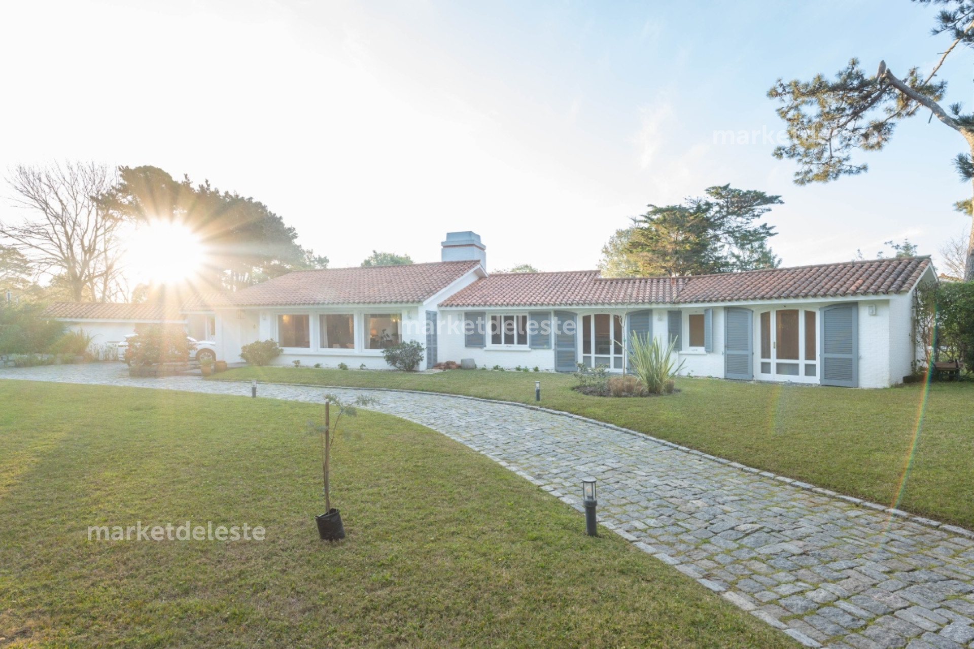 Casa ID.6911 - MAGNÍFICA Y RECICLADA - BARRIO GOLF