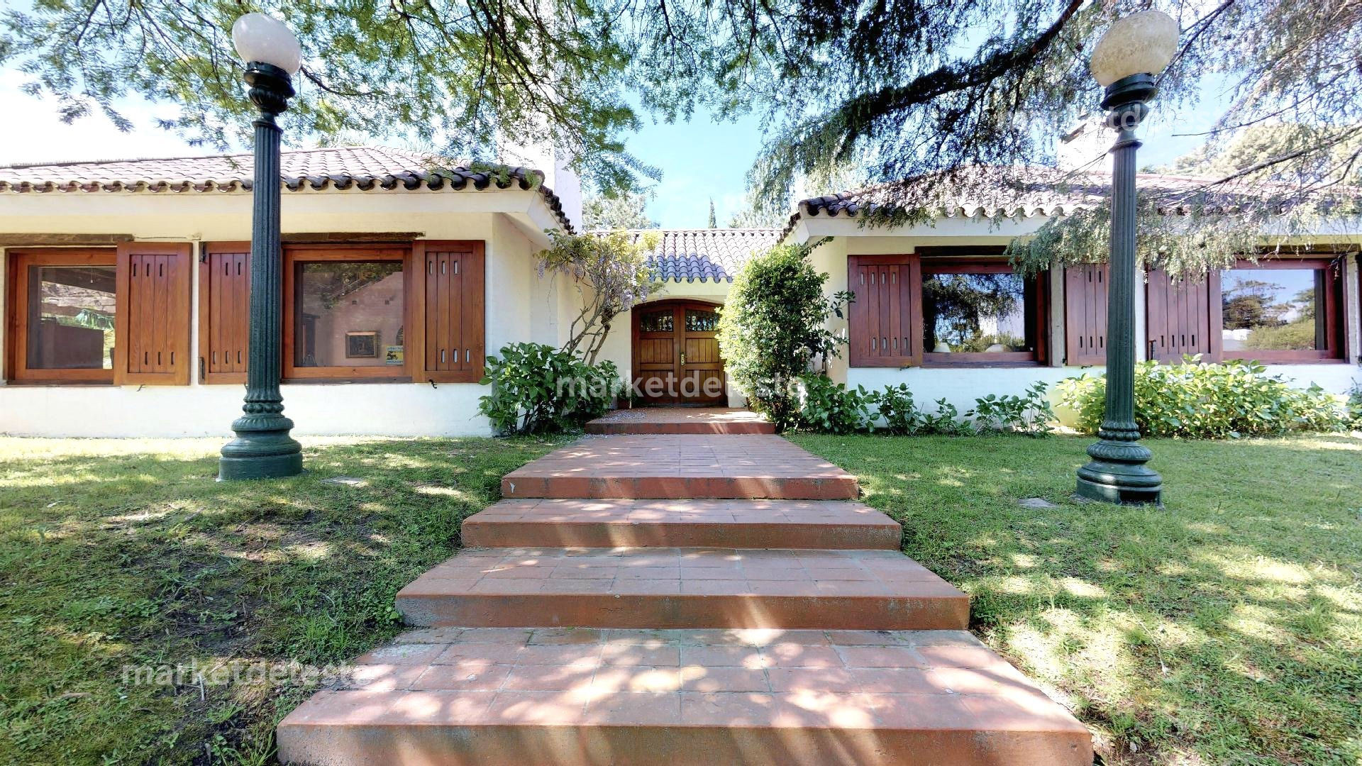 Casa ID.4022 - BARRIO GOLF 4 DORMITORIOS