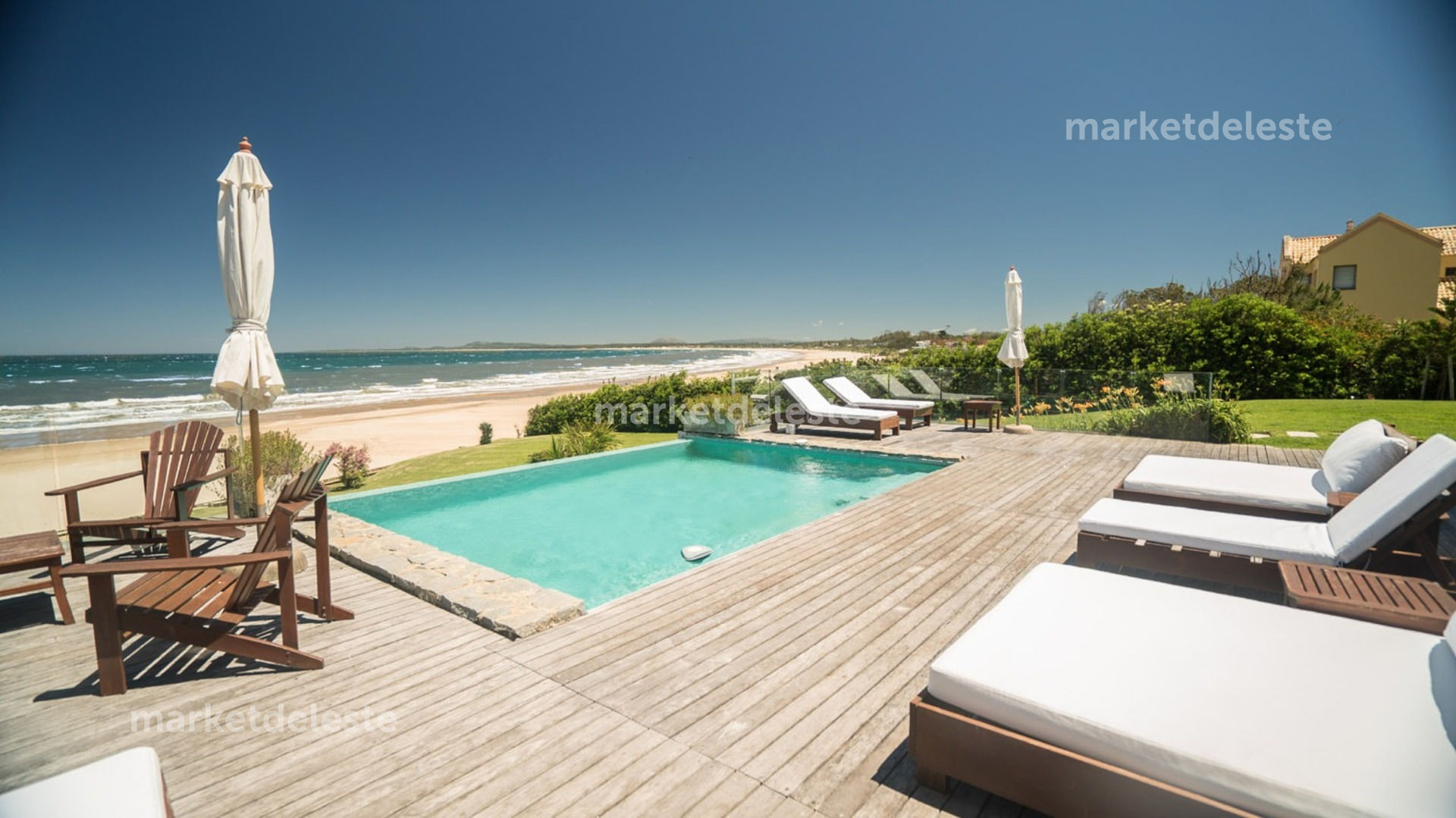casa sobre el mar en punta ballena - mkt4588c
