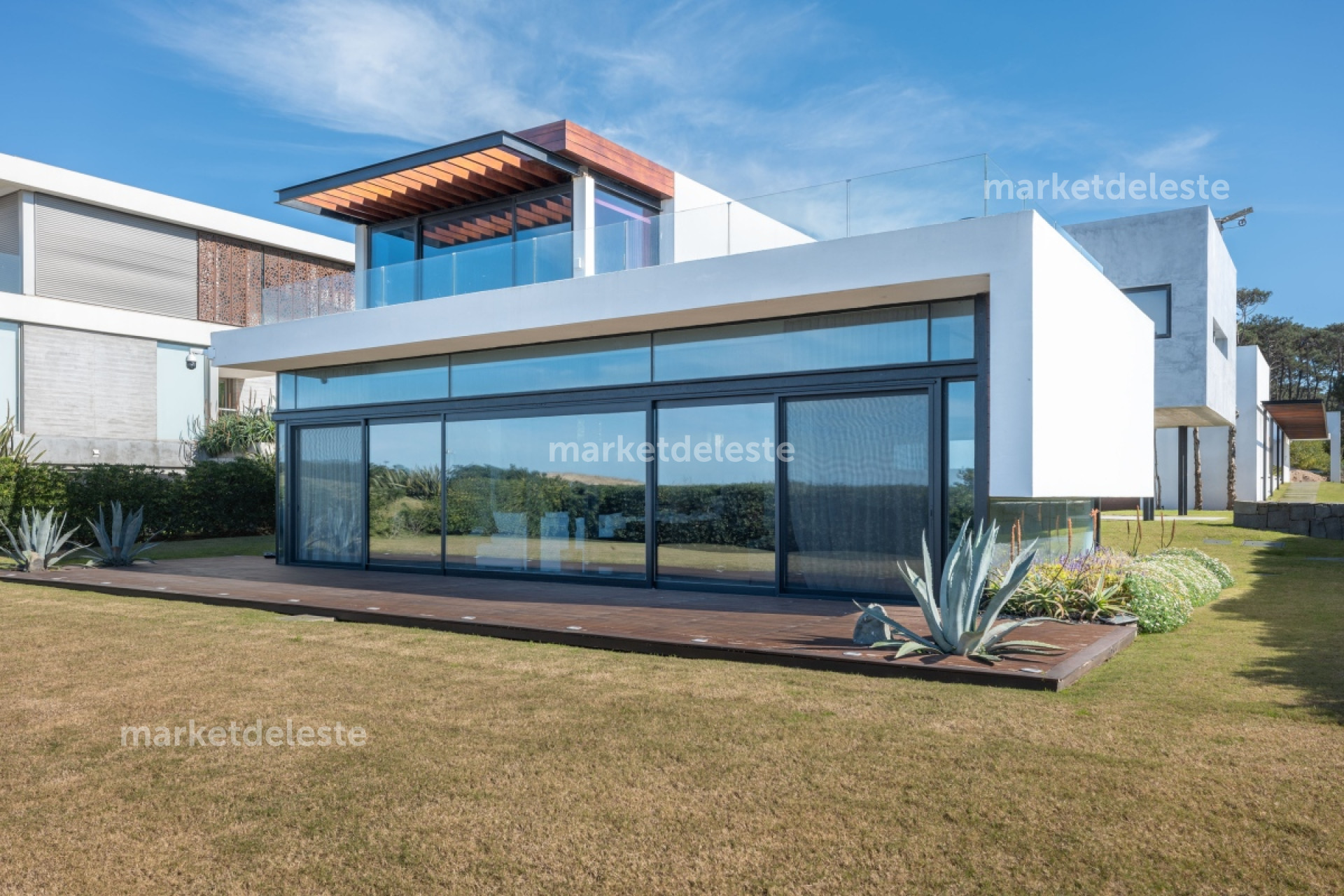 LAGUNA BLANCA CASA PRIMERA LINEA  - MKT5941C