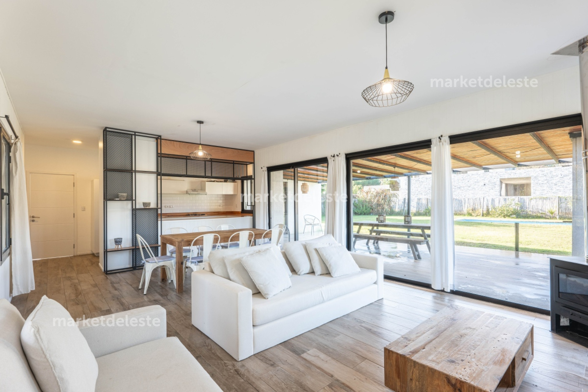 Casa ID.4269 - BARRIO PRIVADO - ZONA COLEGIOS 