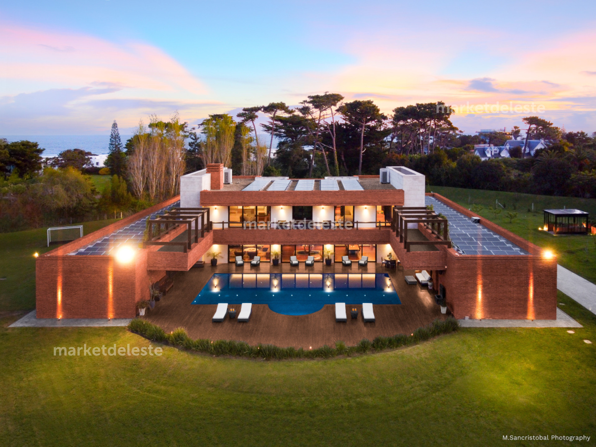 Casa ID.6931 - BARRIO GOLF - LA CASA MÁS INCREIBLE 