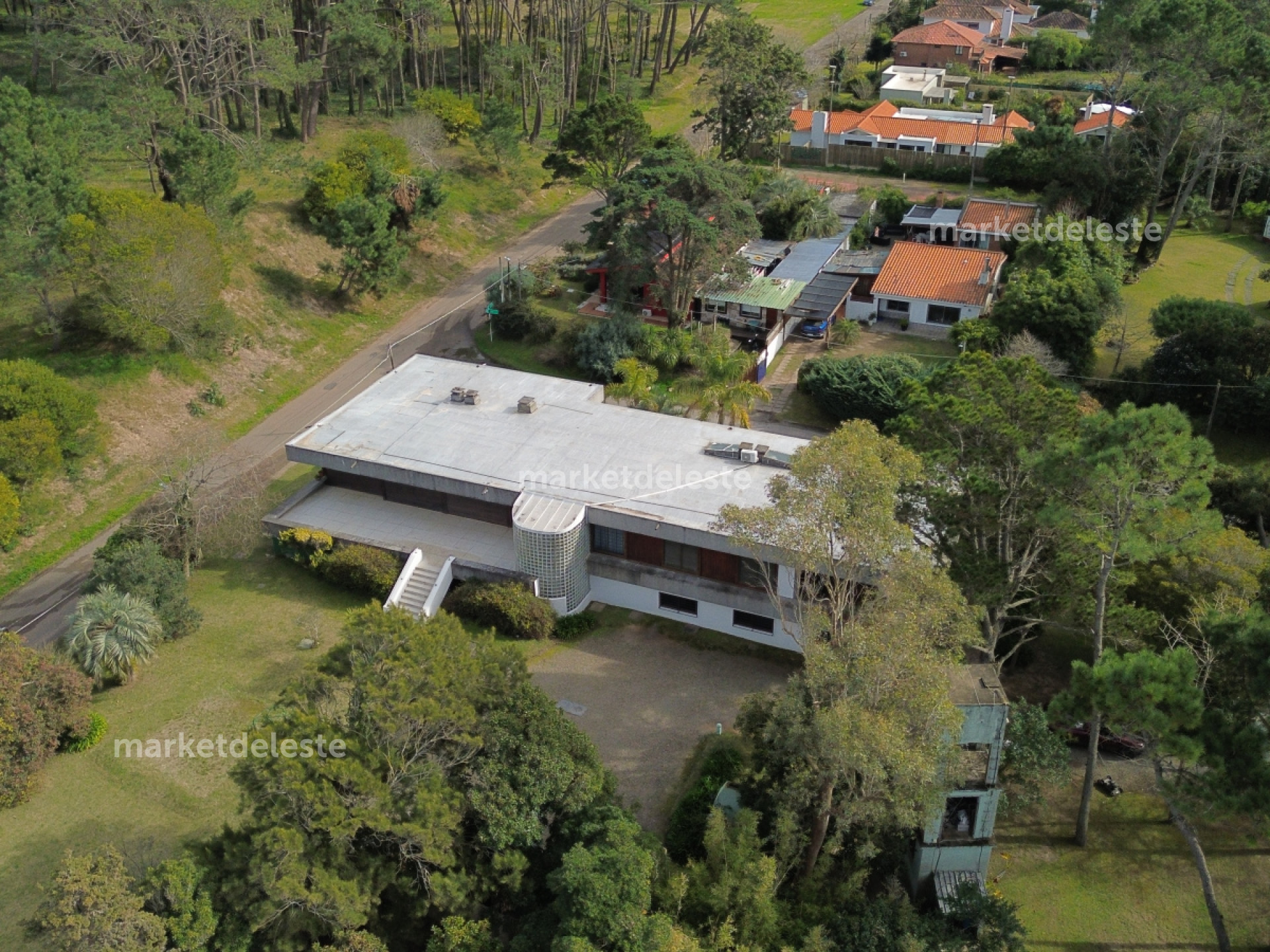 Casa ID.7572 - CASA MINIMALISTA DE LOS  70 - SAN RAFAEL