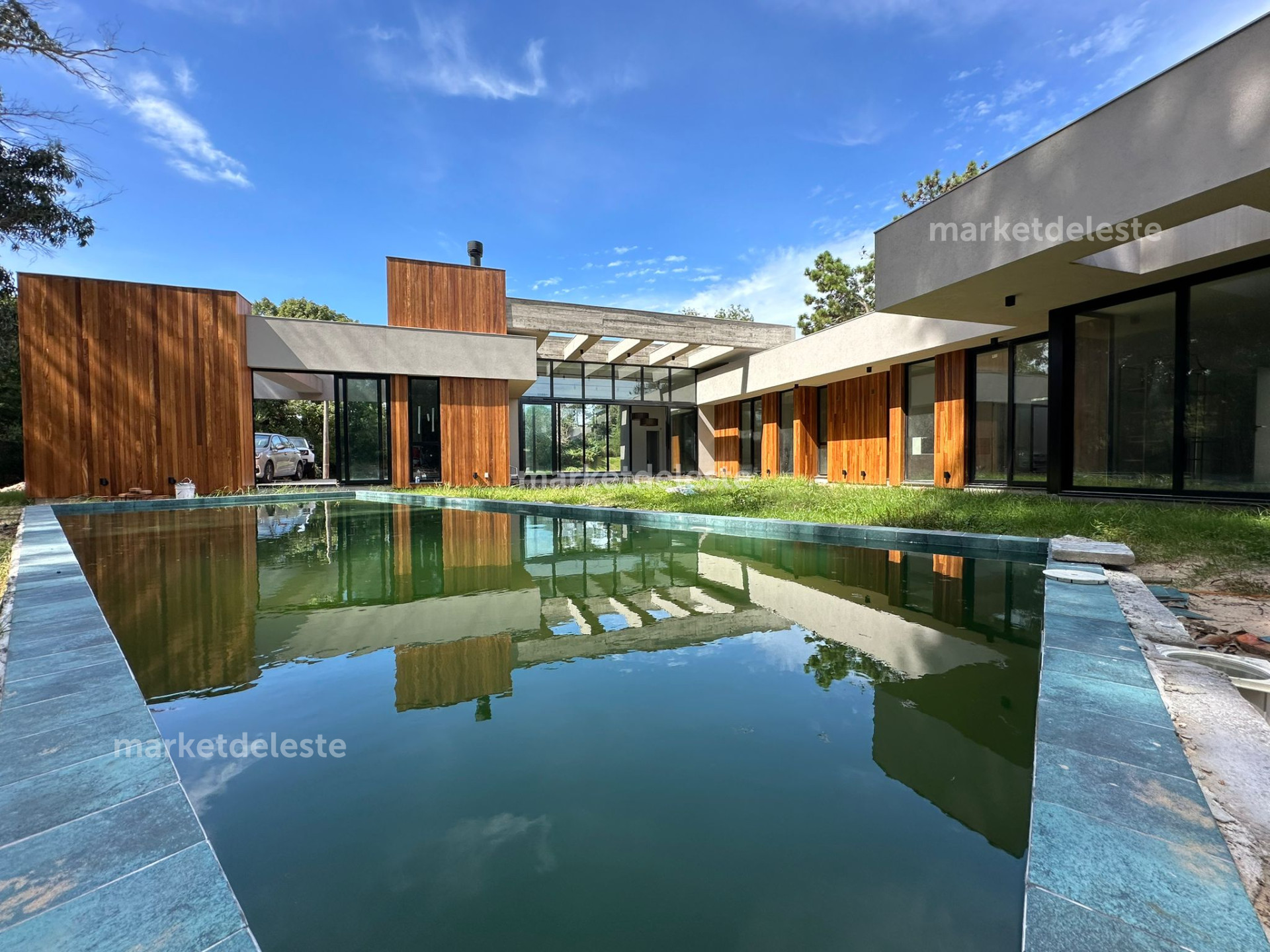 Casa ID.6319 - CASA EN ZONA COLEGIOS A ESTRENAR 