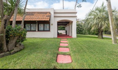 CASA EN PUNTA DEL ESTE - PLAYA MANSA