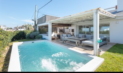 CASA EN LA BARRA - ESPECTACULAR