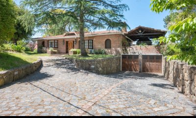 CASA EN ZONA DE COLEGIOS