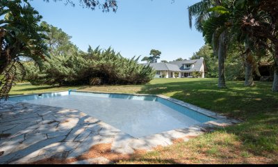 8250 M2 BARRIO GOLF