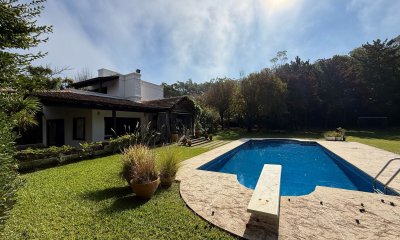 CASA EN SOLANAS A METROS DEL MAR