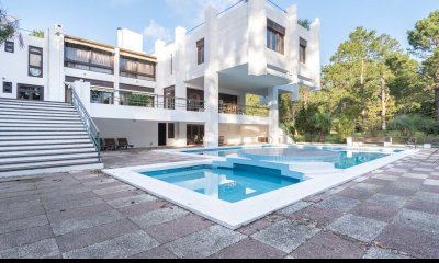 MEGA MANSIÓN HOUSE