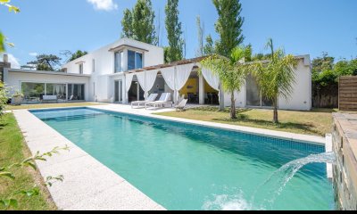 CASA EN BARRIO PRIVADO - LA RESIDENCE