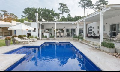 HERMOSA CASA PARA TODO EL AÑO - PINARES - PUNTA DEL ESTE