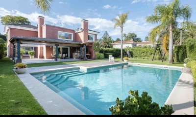 CASA EN PLAYA MANSA - MODERNA