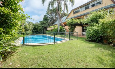 CASA EN BARRIO GOLF