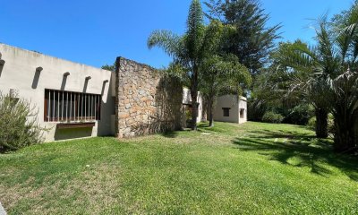 CASA EN BARRIO LUGANO