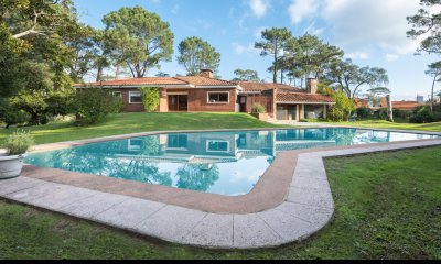 ESPECTACULAR CASA EN LA MANSA