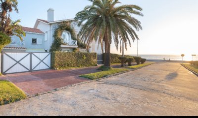 CASA EN LA PENINSULA