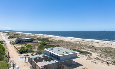 MAR Y FUEGO - CASA SOBRE EL MAR