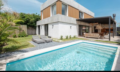 CASA EN MANANTIALES