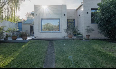 CASA EN EL CHORRO - MODERNA