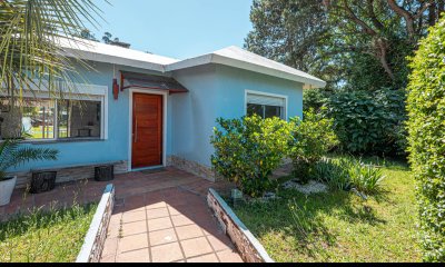VENTA CASA EN PINARES 3 DORMITORIOS + PISCINA