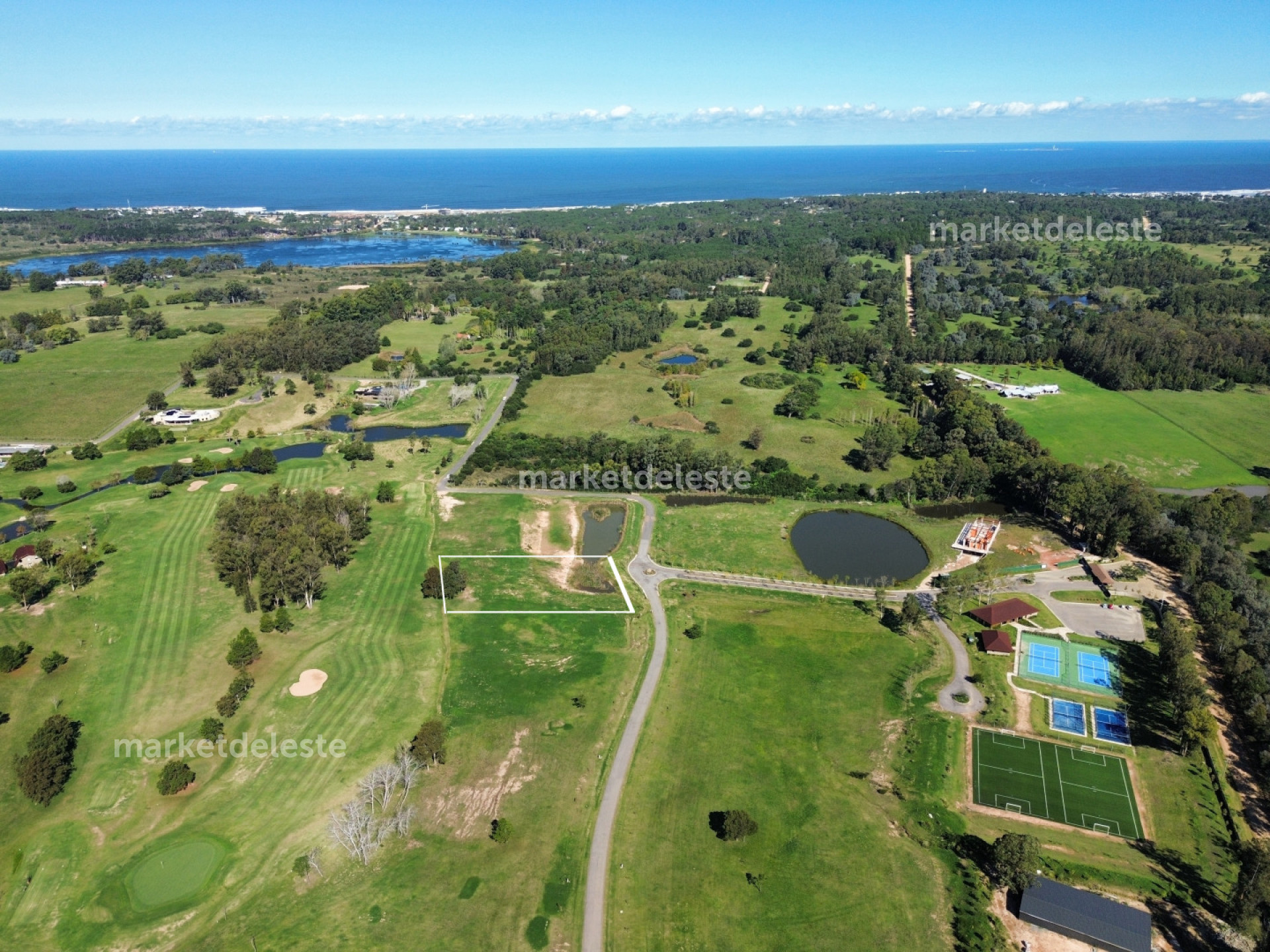 LOTE EN PUEBLO MIO GOLF - EN VENTA - MKT8068T