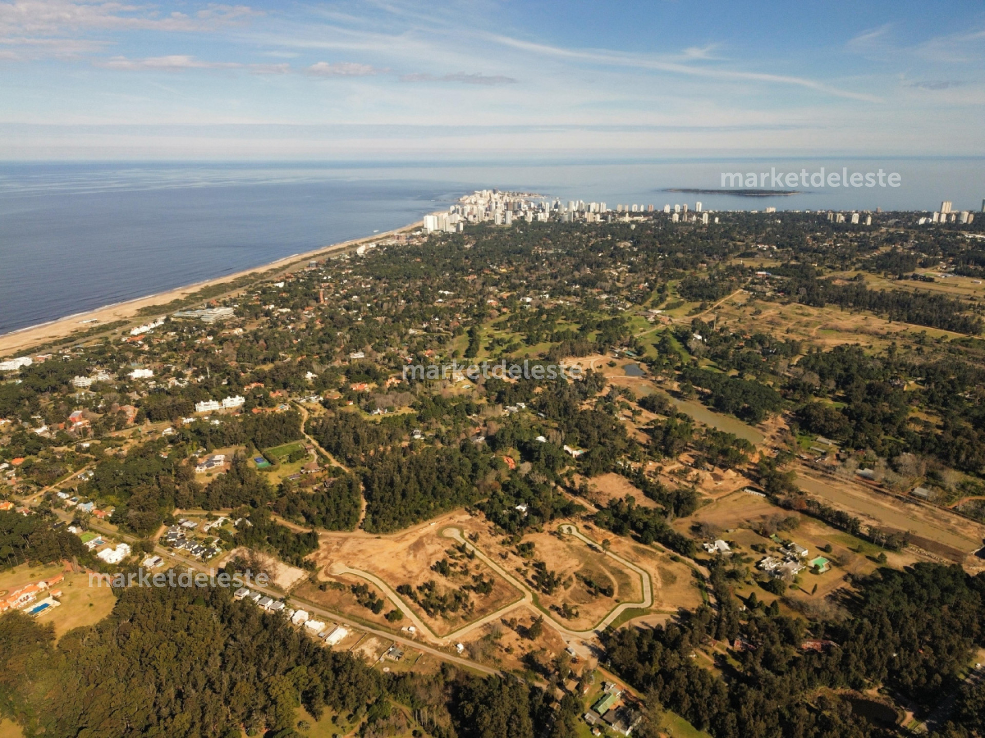 Terreno ID.7437 - LOTE EN BARRIO PRIVADO - BARRIO GOLF