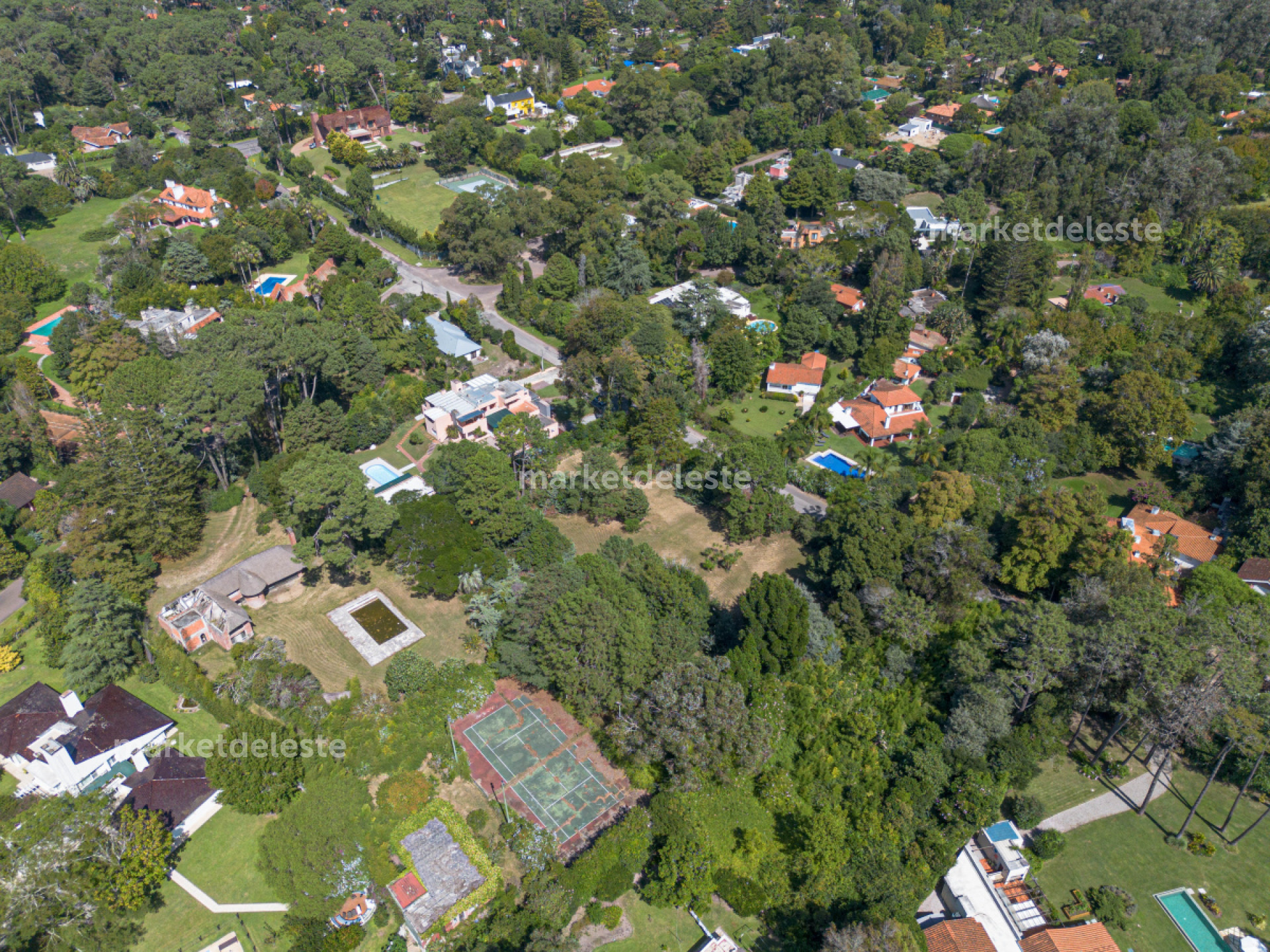 Terreno ID.6373 - TERRENO EN BARRIO GOLF 1067 m2