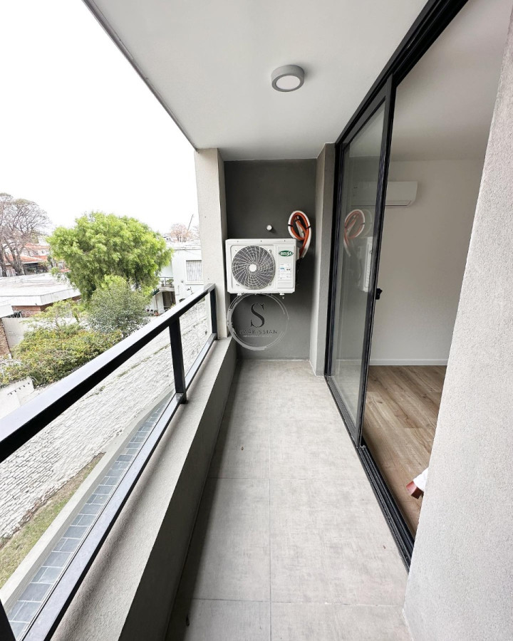 Apartamento ID.8 - Gran Apartamento A La Venta/ Un Dormitorio/terraza Exclusiva/prado
