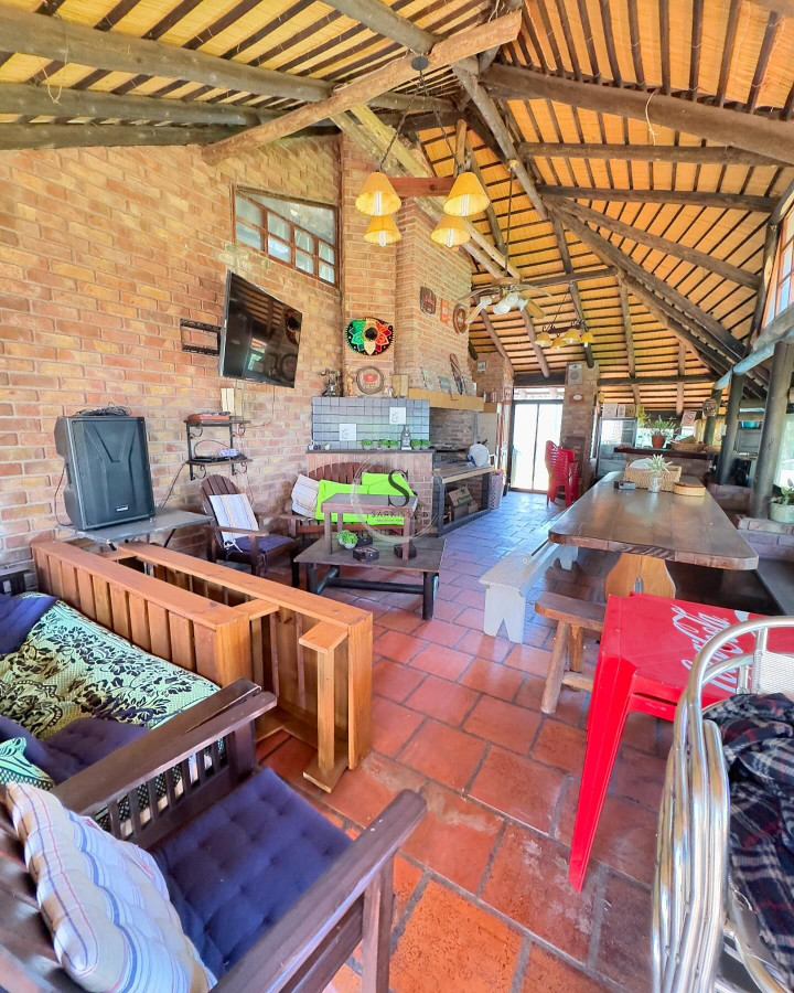 Casa ID.177 - VENTA BRAZO ORIENTAL 4 DORMITORIOS