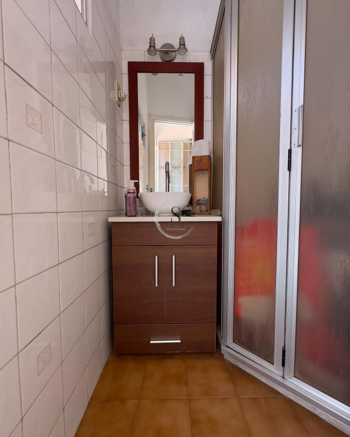 Casa ID.177 - VENTA BRAZO ORIENTAL 4 DORMITORIOS