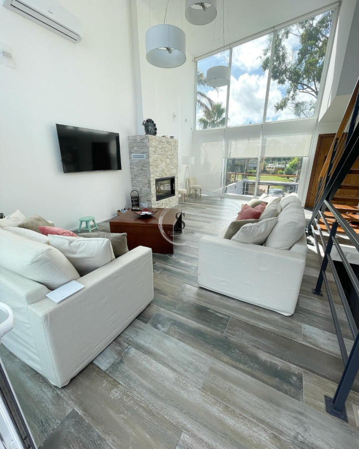 Casa ID.38 - Venta Atlantida, Gran Terreno, Piscina, Apto Invitados