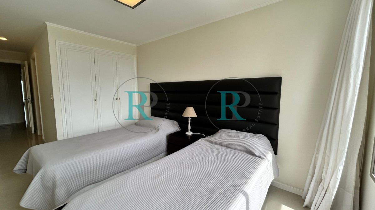 Apartamento ID.1748 - Apartamento en Imperiale de 3 dormitorios vista al mar