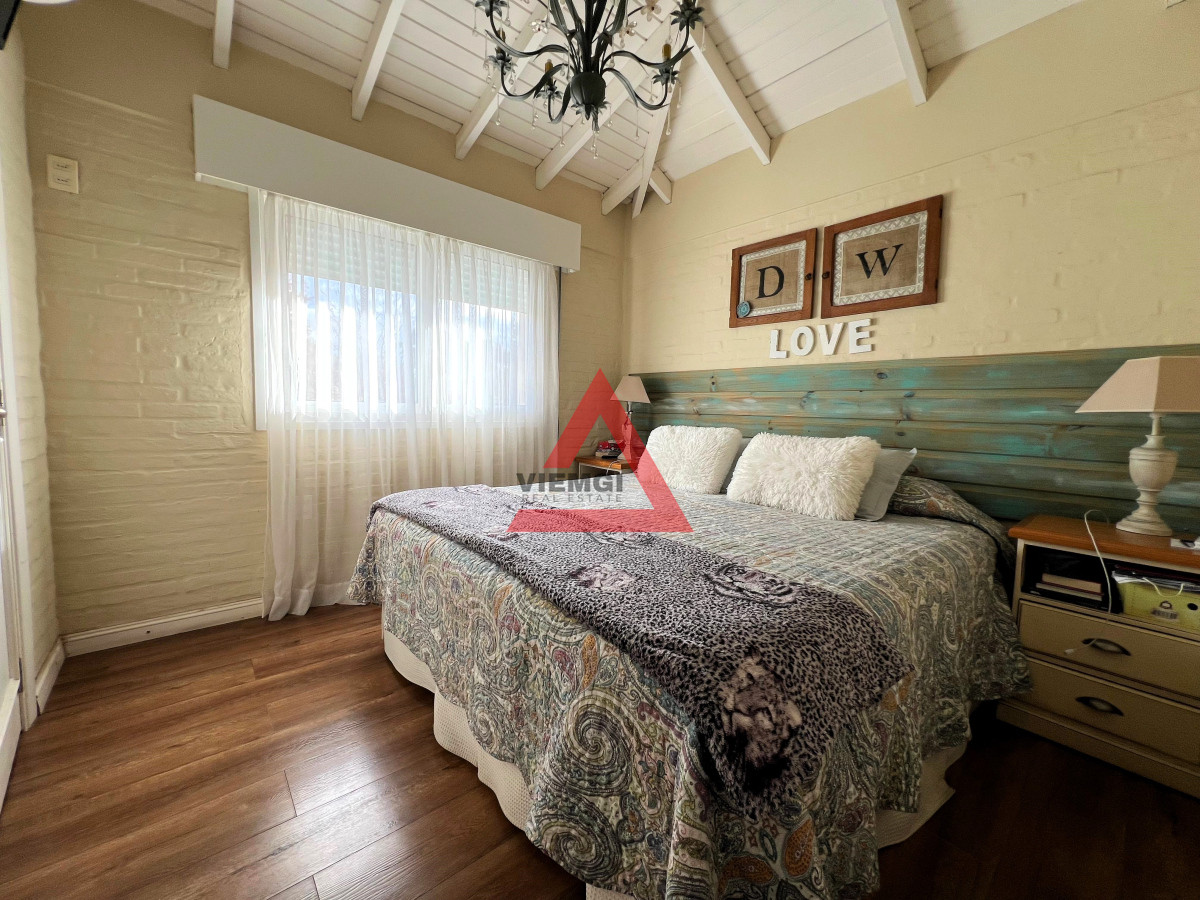 Casa ID.86 - Casa de 4 dormitorios en Jardines de Córdoba, Punta del Este 