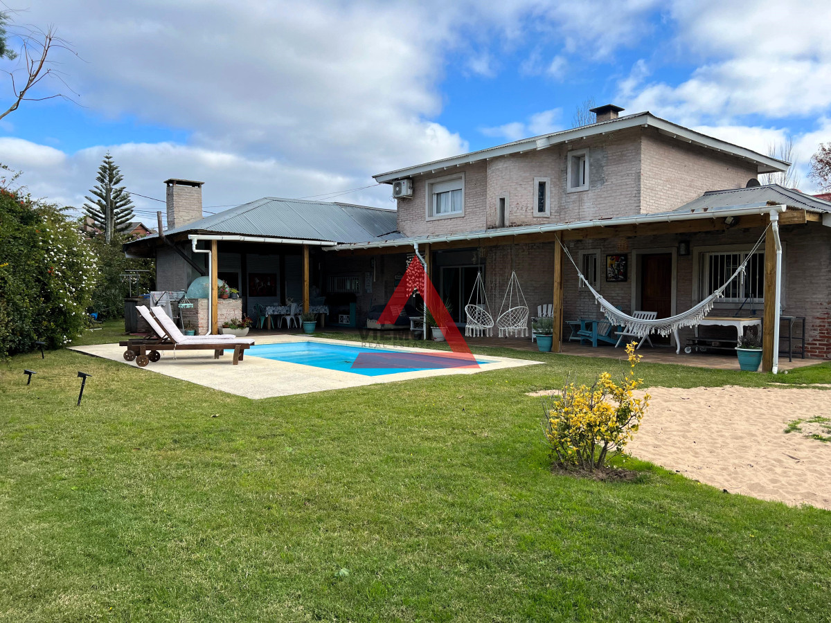 Casa ID.86 - Casa de 4 dormitorios en Jardines de Córdoba, Punta del Este 