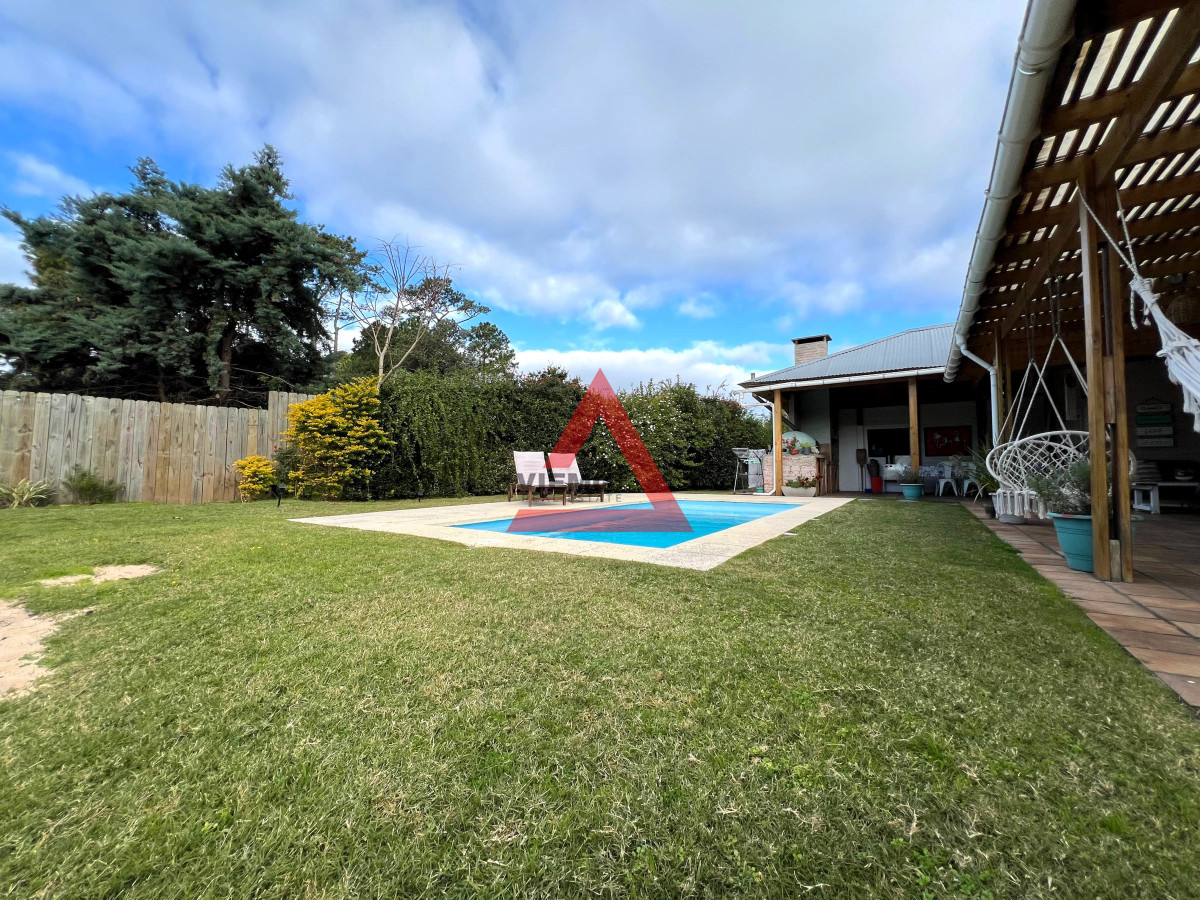 Casa ID.86 - Casa de 4 dormitorios en Jardines de Córdoba, Punta del Este 