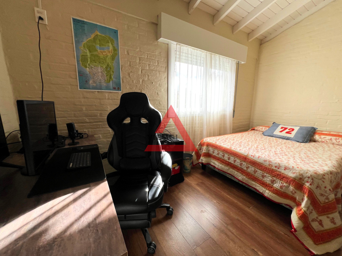 Casa ID.86 - Casa de 4 dormitorios en Jardines de Córdoba, Punta del Este 
