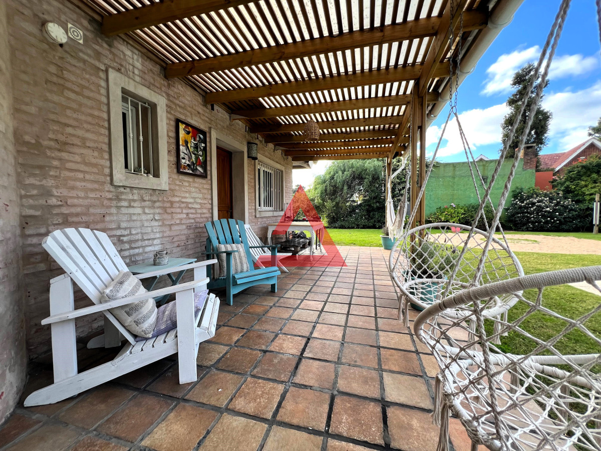 Casa ID.86 - Casa de 4 dormitorios en Jardines de Córdoba, Punta del Este 