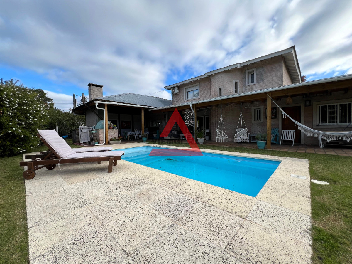 Casa ID.86 - Casa de 4 dormitorios en Jardines de Córdoba, Punta del Este 