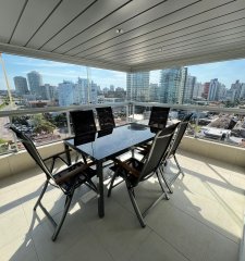 Venta y alquiler temporal Apartamento de 3 dormitorios en edificio premium