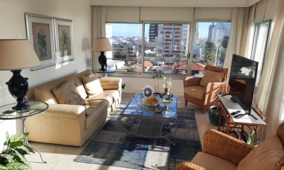 Apartamento de 2 dormitorios en Peninsula, Punta del este +Excelente vista