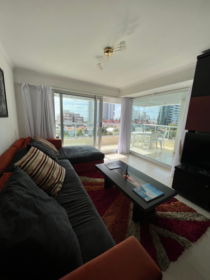 Apartamento de 2 dormitorios en Art Boulevard, en venta y alquiler temporal e  invernal.