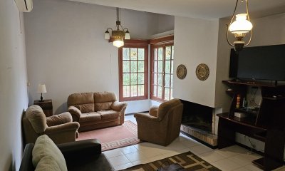 Casa con gran lote de 5 dormitorios en Laguna del Diario