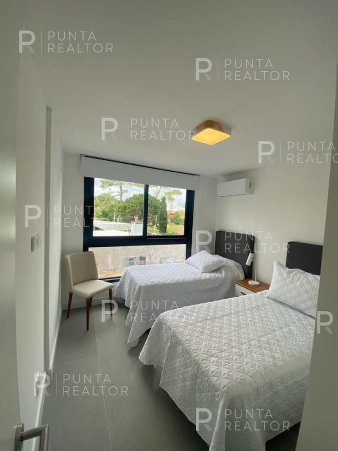 Apartamento ID.2121 - Apartamento en venta, 2 dormitorios en Punta del Este 