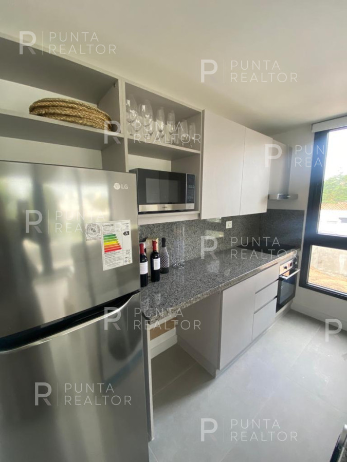 Apartamento ID.2121 - Apartamento en venta, 2 dormitorios en Punta del Este 