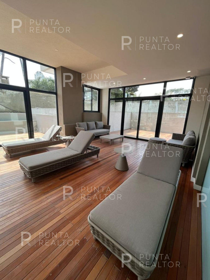 Apartamento ID.2121 - Apartamento en venta, 2 dormitorios en Punta del Este 