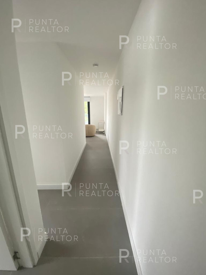 Apartamento ID.2121 - Apartamento en venta, 2 dormitorios en Punta del Este 