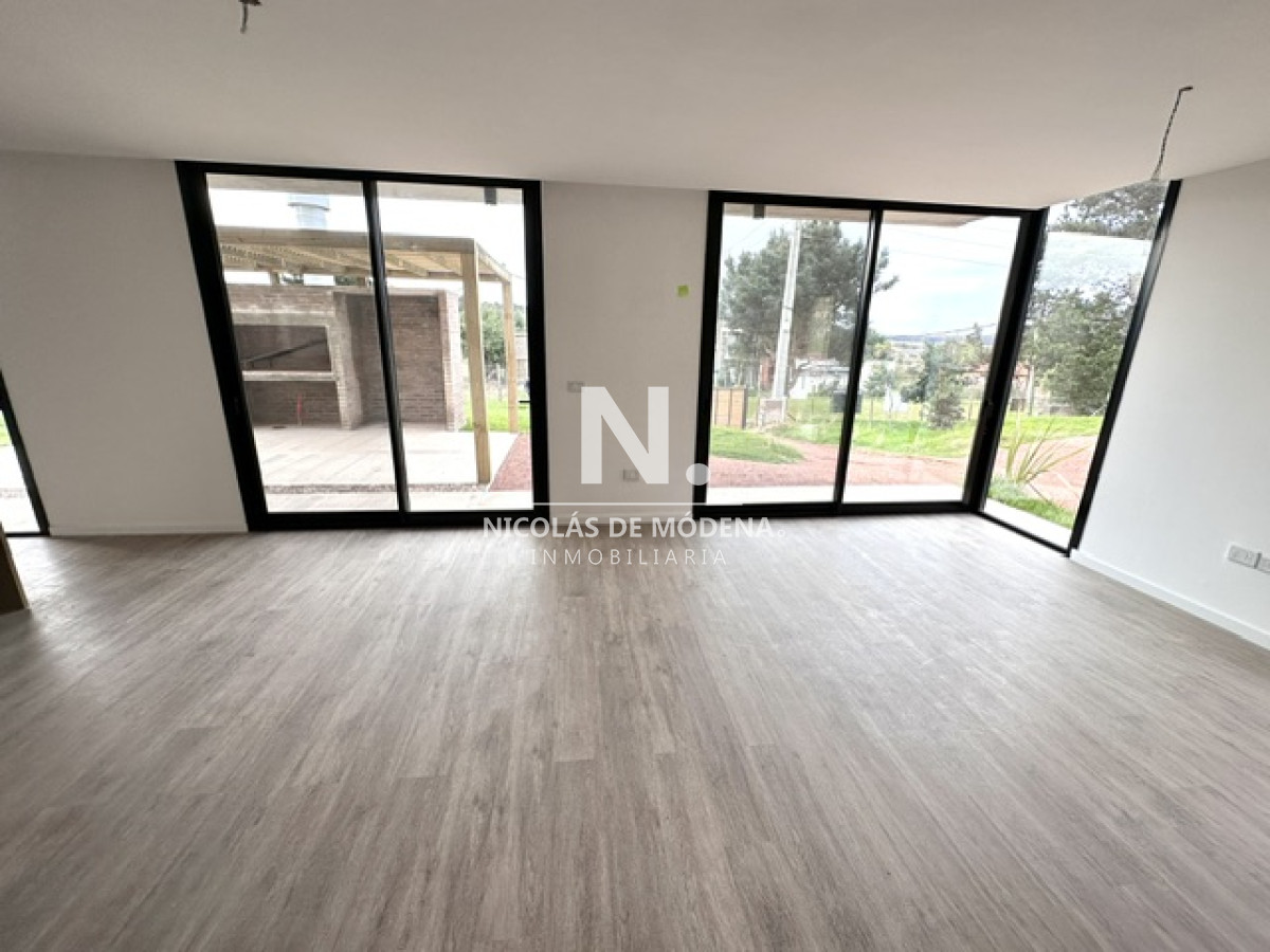 Casa a estrenar de 3 dormitorios en suite, en Piedras del Chileno no dude en consultar - GoPunta - Portal Inmobiliario de Punta del Este - Maldonado